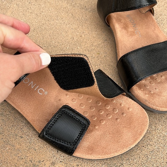 Vionic Marsala Metallic Adjustable Black Sandals Sz 7.5 WIDE Podiatrist Designed - Picture 3 of 11